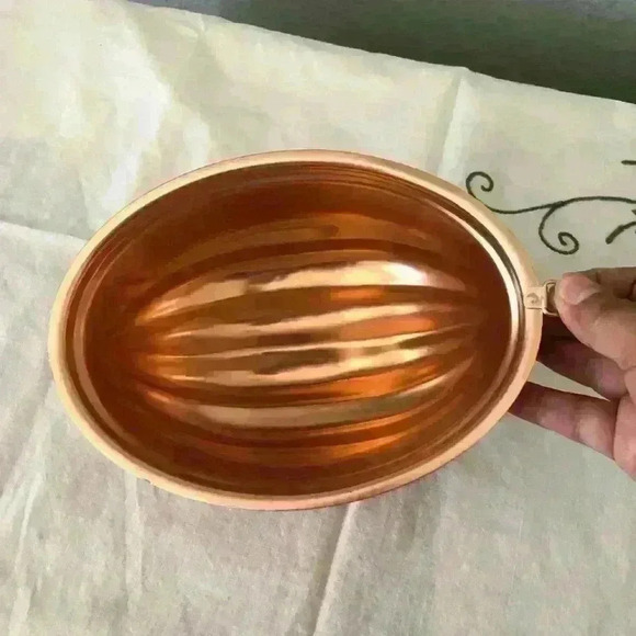 VTG Jell-o Mold Pink Alluminum Copper colored Fluted Oval Melon Shape Mold 8" - Picture 2 of 4